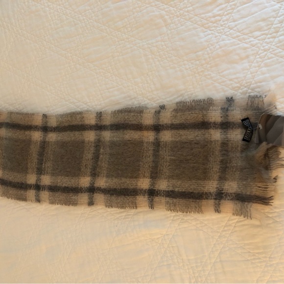 NWT Foxford Plaid Wool Scarf - Made in Ireland (75% Mohair, 20% Wool, 5% Nylon) - Picture 3 of 11